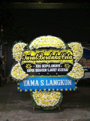 Papan Bunga Duka di Maricaya Selatan